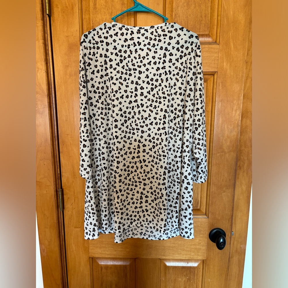 Super cute cheetah blouse!